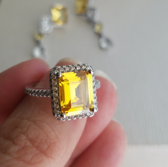 Swarovski Elements 925 Sterling Silver Citrine Yellow Solitaire Ring NEW - Picture 6 of 15